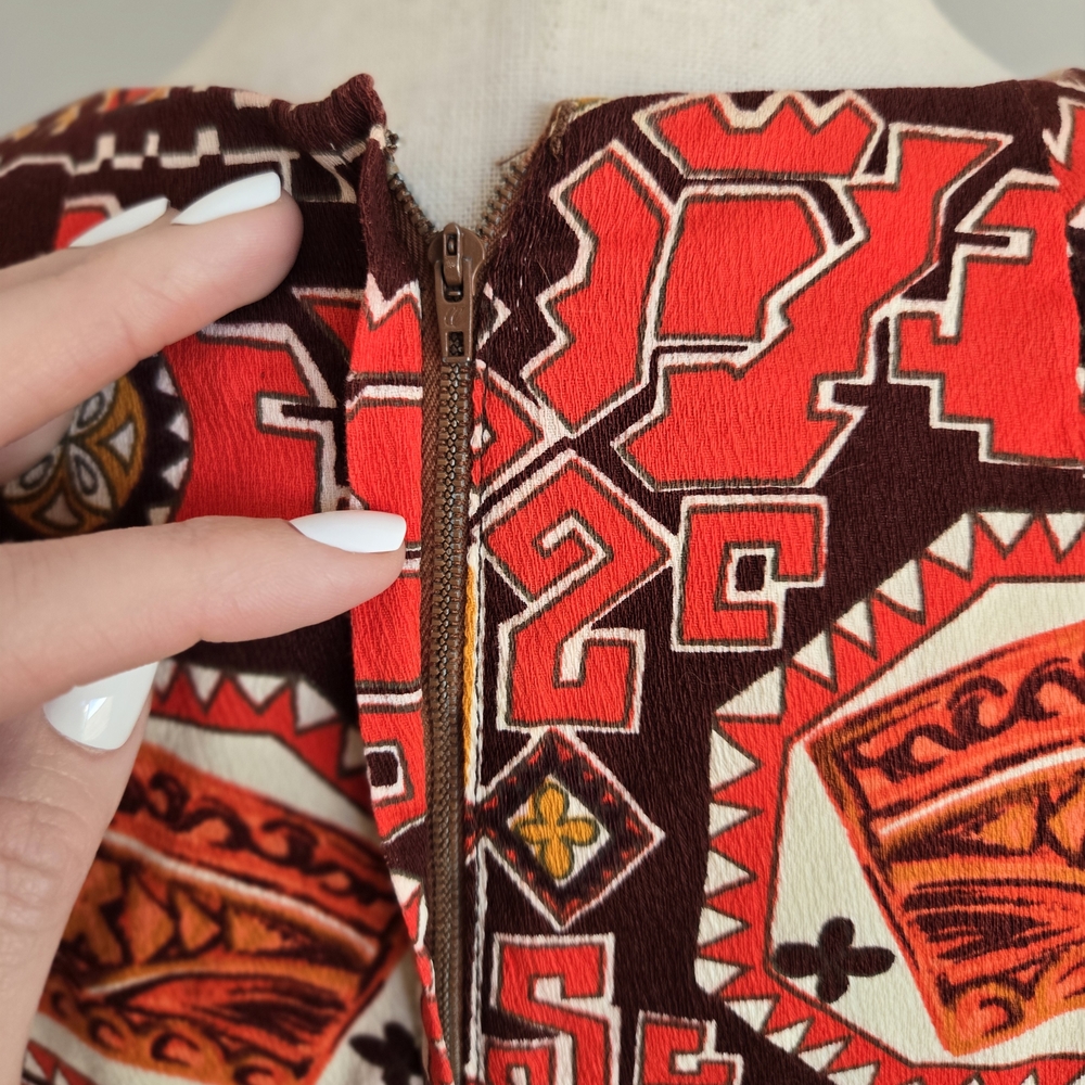 Vibrant Barkcloth Vintage Dress - Picture 9 of 13